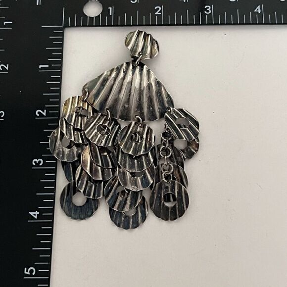 Silver metal 1980’s / 90’s clip on earrings - Picture 6 of 8